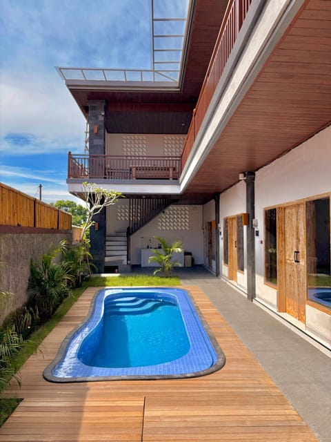 Property building, Swimming pool, Swimming pool