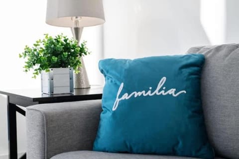 Snazzy 3BR Apt Hollywood with Pool & Spa Apartment in West Hollywood