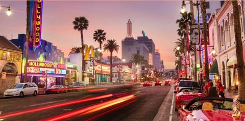 Snazzy 3BR Apt Hollywood with Pool & Spa Apartment in West Hollywood