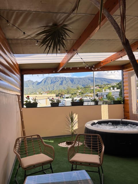 Balcony/Terrace, Mountain view