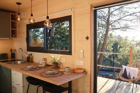 Tiny House du volcan de la brasserie aixpression Chalet in Le Puy-Sainte-Réparade