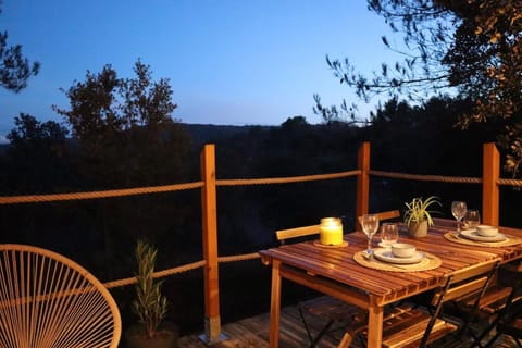 Tiny House du volcan de la brasserie aixpression Chalet in Le Puy-Sainte-Réparade