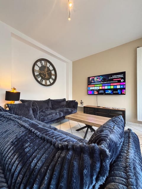 Communal lounge/ TV room, Communal lounge/ TV room, TV and multimedia, Living room, Seating area