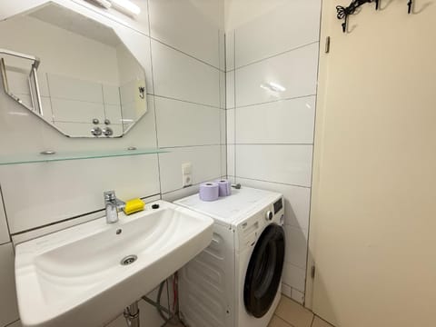 Bathroom, washing machine