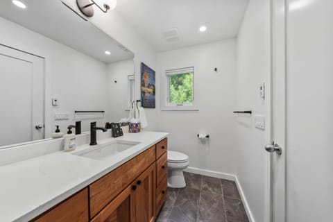 Granby Mountain - Forest Views, Hot Tub & Fire Pit House in Granby