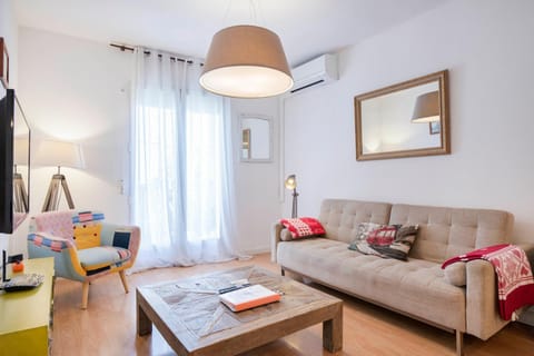 Living room, Seating area, air conditioner