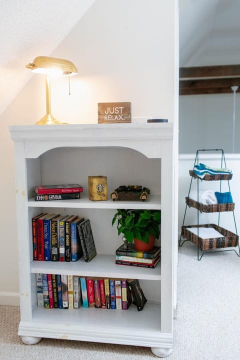 Serene Lakefront Home with Hot Tub and Boat for Rent! House in Lake Sinclair