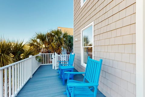 OIB01 The Suncatcher House in Ocean Isle Beach