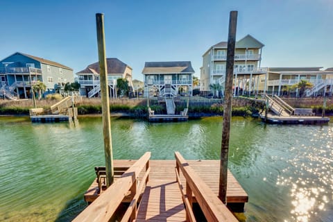 OIB03 Isle Flipper House in Ocean Isle Beach