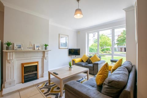 Large 4 Bedroom Apartment in Limerick City Apartment in Limerick