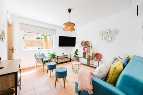 Communal lounge/ TV room, TV and multimedia, Living room