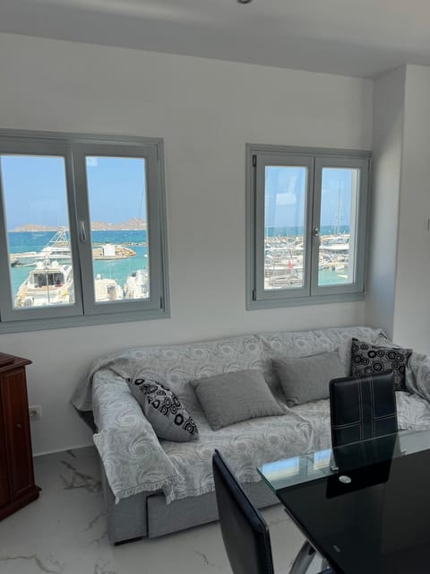 Portside Paradise Apartment in Naousa
