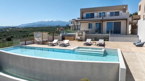 Property building, Patio, Day, Balcony/Terrace, Mountain view, Pool view, Swimming pool, sunbed