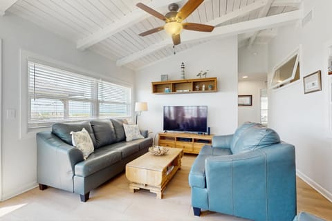 OIB55 Deja Blue House in Ocean Isle Beach