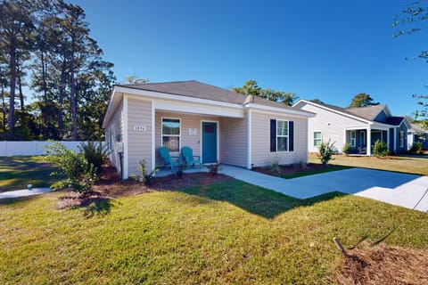OIB71 The Edge of the Ocean House in Ocean Isle Beach