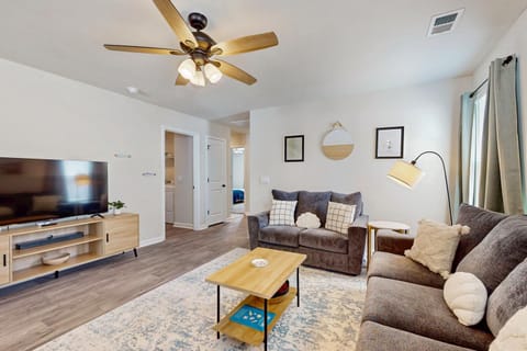 OIB76 Whispering Waves House in Ocean Isle Beach