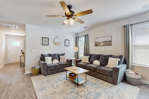 OIB76 Whispering Waves House in Ocean Isle Beach