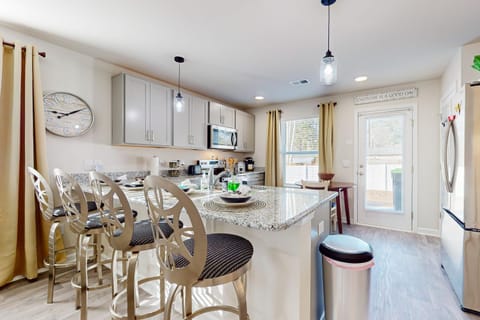 OIB77 Coastal Gem House in Ocean Isle Beach