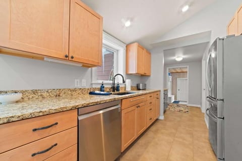 Torch Family Lodge Pvt Acres, Trails Lk Access House in Torch Lake