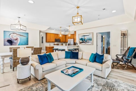 Gorgeous coastal condo with pool & balcony - near beach, golf, & Intracoastal House in Calabash