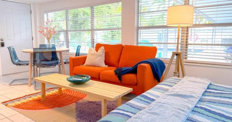 Lazy Cabana- Pool Canal Wilton Drive Apartment in Wilton Manors