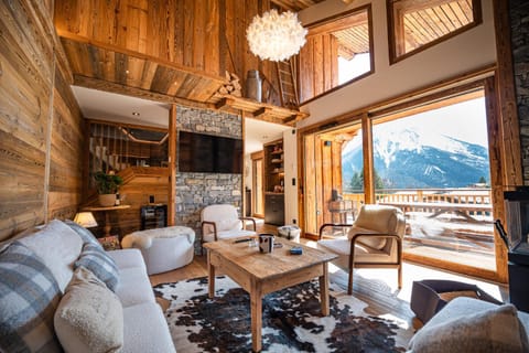 Patio, Seating area, Mountain view