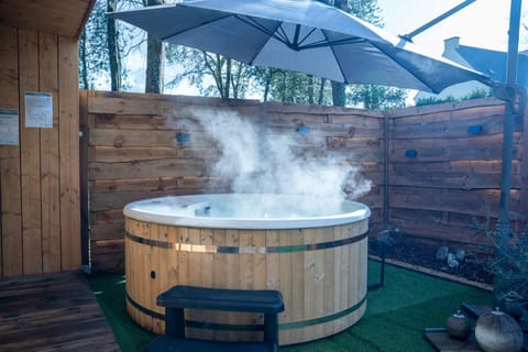 Hot Tub, Spa and wellness centre/facilities