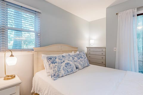 SB45B Ev's Escape, 201B House in Sunset Beach