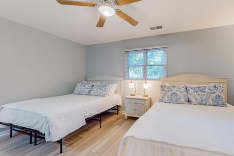 SB45B Ev's Escape, 201B House in Sunset Beach