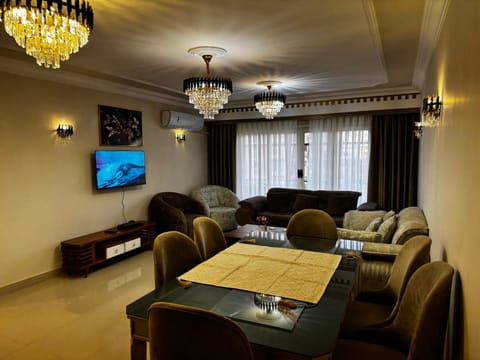 Dining area, air conditioner, air conditioner