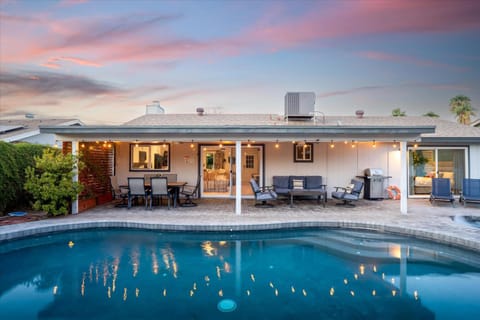 Property building, Patio, Swimming pool, sunbed