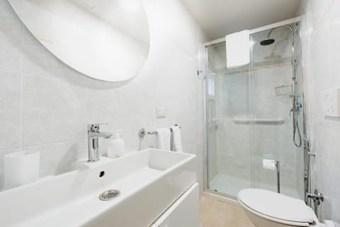 Guest House Lippi 35 in centro a 19 Minuti da Firenze Apartment in Prato