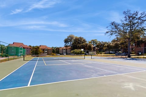 Lakefront condo with patio, AC, & water views plus pool & tennis House in Calabash