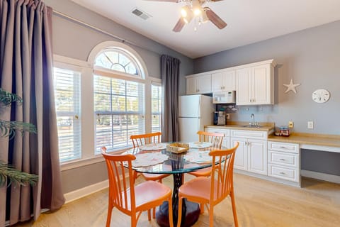 SB72B Sea Trail Golf-Beach Mini Suite House in Sunset Beach