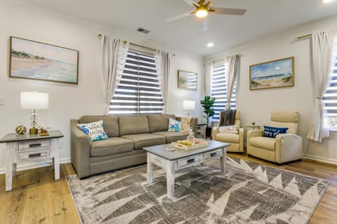 1 Mi to River! Relaxing Family Home in Bluffton House in Bluffton