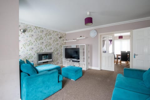 Church hill Manor 5BR longer stays House in Walsall