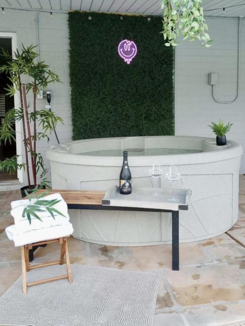 Spacious Scottsdale Getaway with Pool House in Tempe