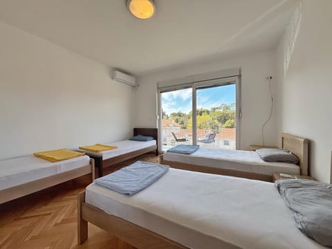 Vega's Hostel Hostel in Kotor Municipality