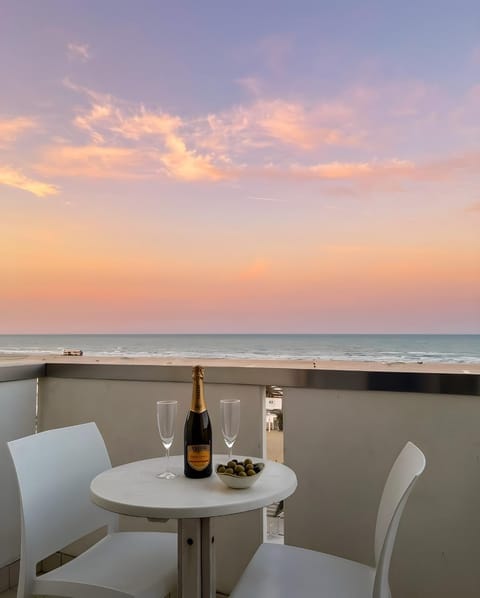 Natural landscape, View (from property/room), Balcony/Terrace, Sea view