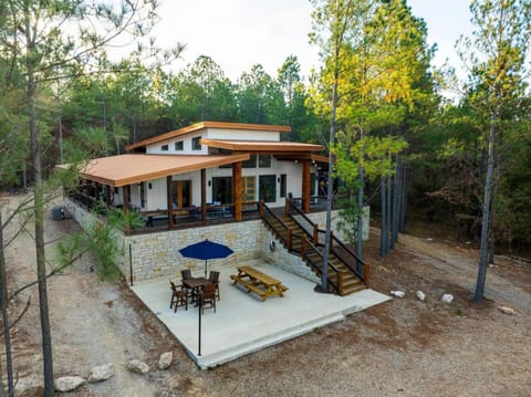 Brand New Cabin Pool Pickleball Mini-Golf Sauna Cabin in Broken Bow