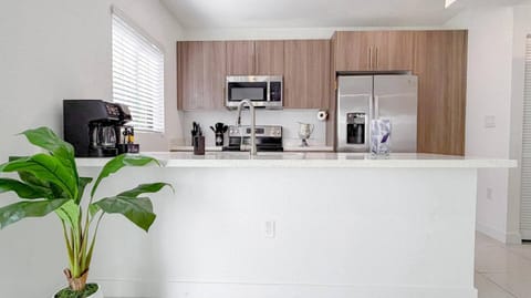 Coffee/tea facilities, kitchen