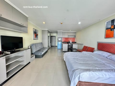 Communal lounge/ TV room, Bed, TV and multimedia, Bedroom