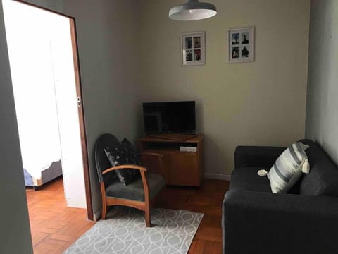Newly renovated Stellies 2 Bed apt in heart of Stellies! Apartment in Stellenbosch