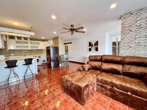 Living room, washing machine