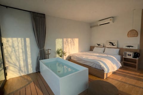 View (from property/room), Bedroom, Bath