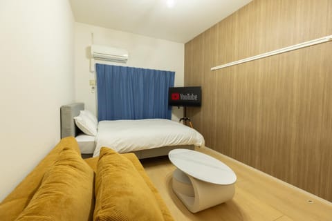 Bed, TV and multimedia, Living room, Bedroom, air conditioner