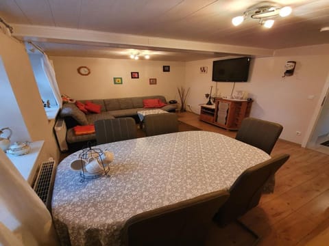 TV and multimedia, Living room, Dining area