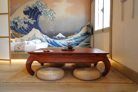 Bed, Living room