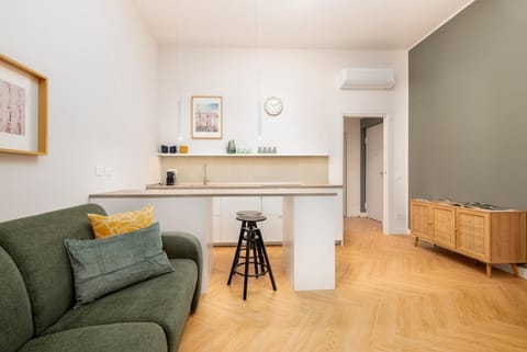 Kitchen or kitchenette, Living room, Seating area