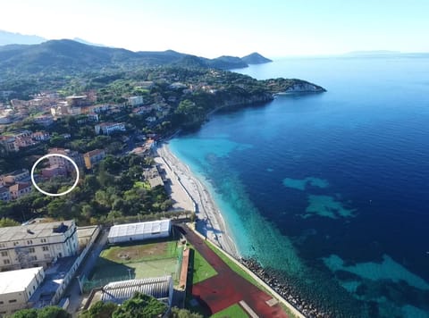 Nearby landmark, Day, Neighbourhood, Natural landscape, Bird's eye view, Beach, City view, Mountain view, Sea view